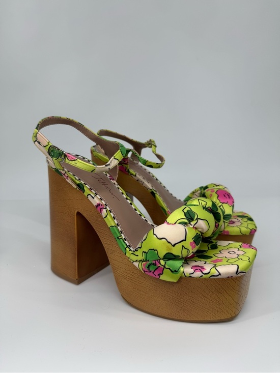 Betsey Johnson Shoes - Betsey Johnson Floral Chunky  Platform Bold Heels Dopamine Dressing Size 7.5